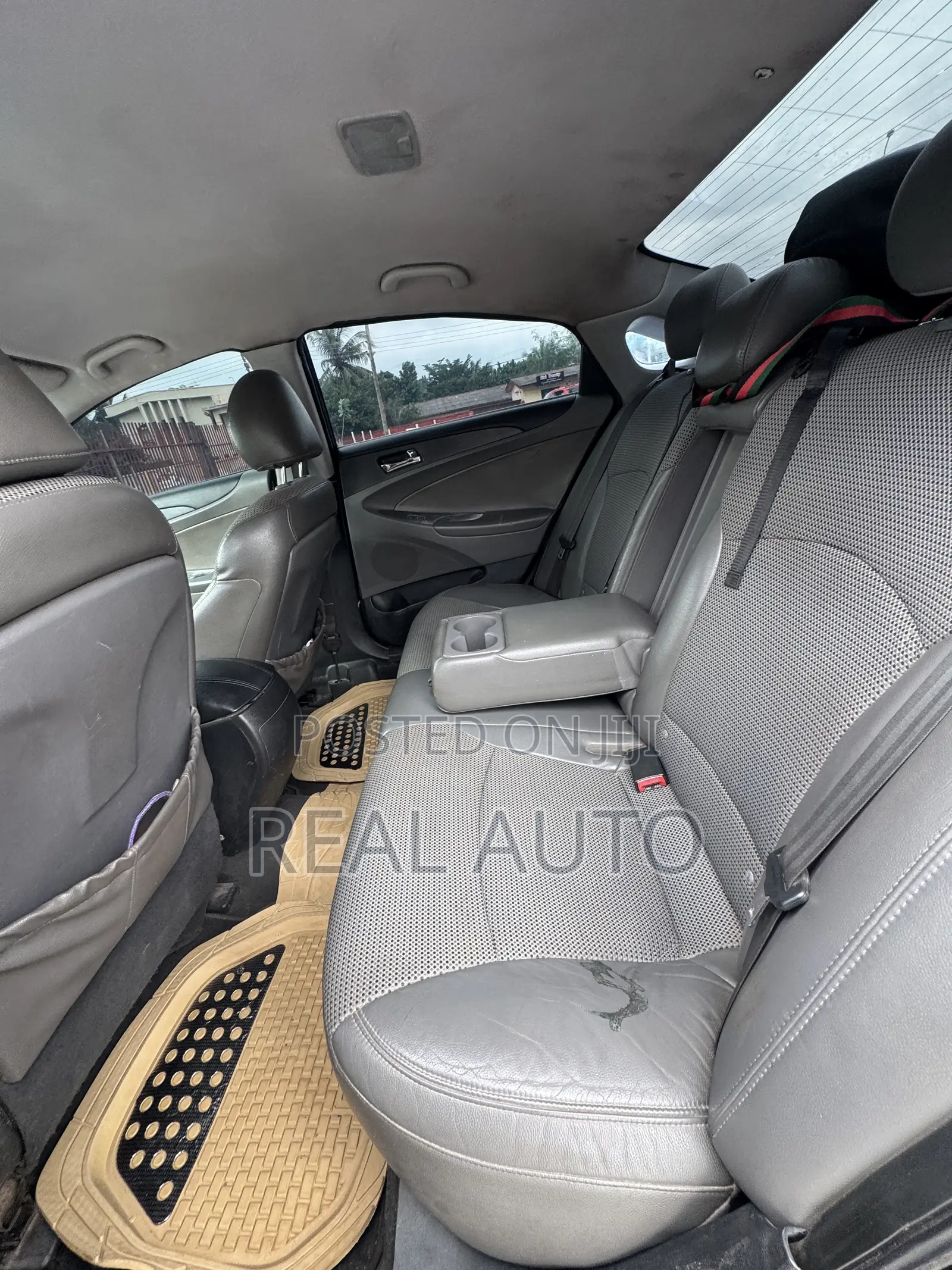 Hyundai Sonata SE 2.0T Sedan FWD (2.0L 4cyl 6A) 2011 Black
