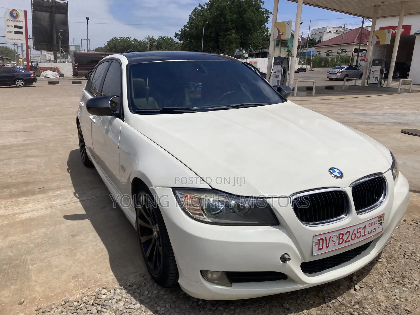 BMW 330i 2011 White