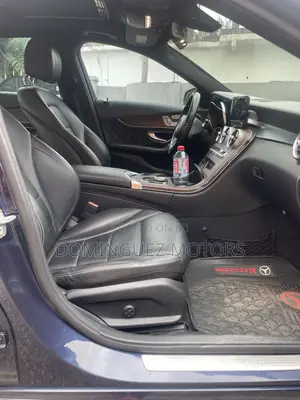Mercedes-Benz C300 2019 Blue