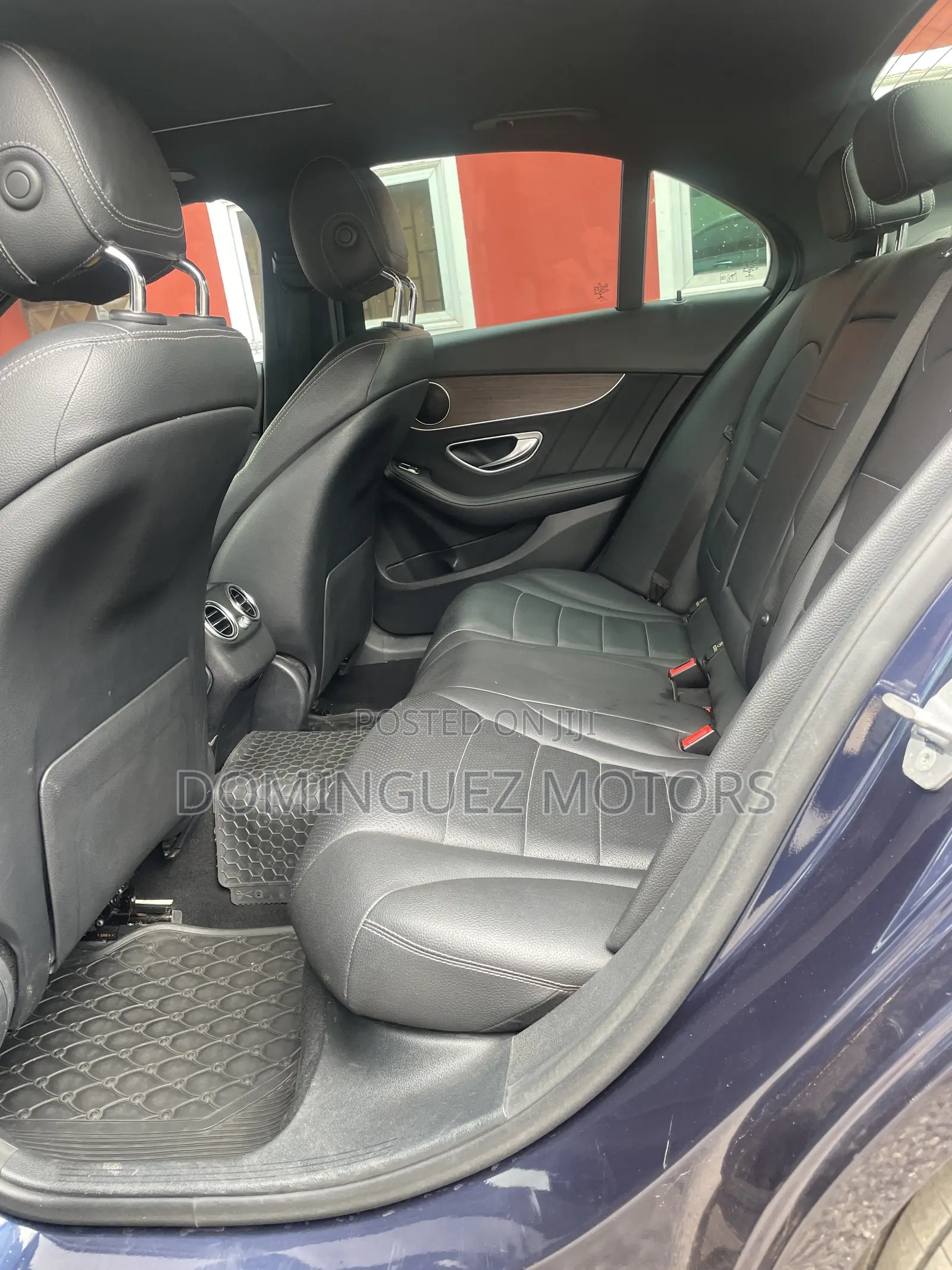 Mercedes-Benz C300 2019 Blue