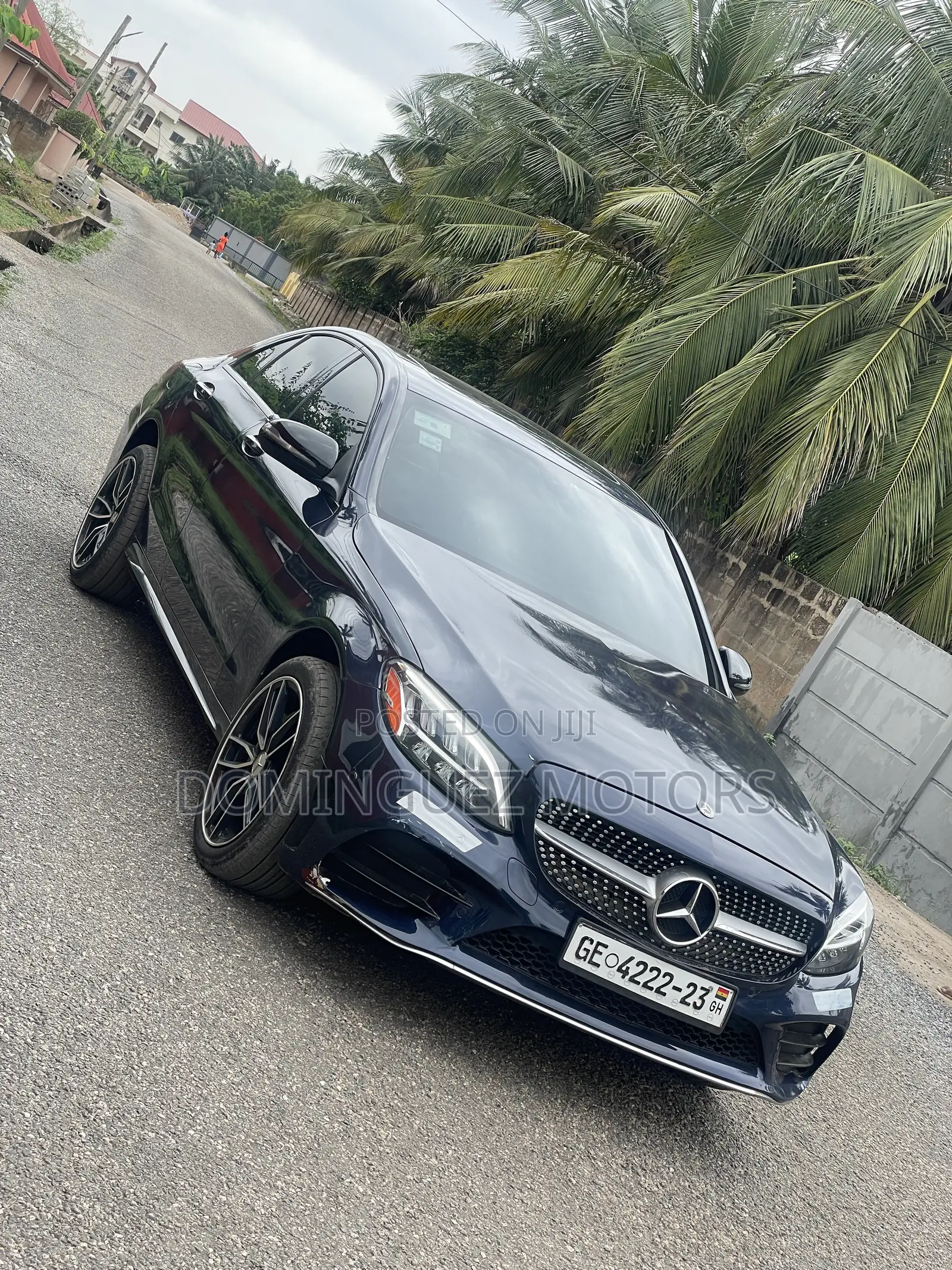 Mercedes-Benz C300 2019 Blue