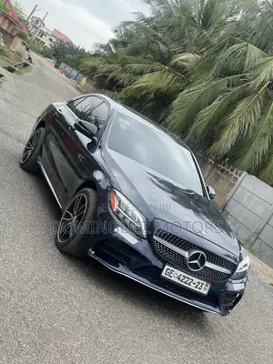 Mercedes-Benz C300 2019 Blue