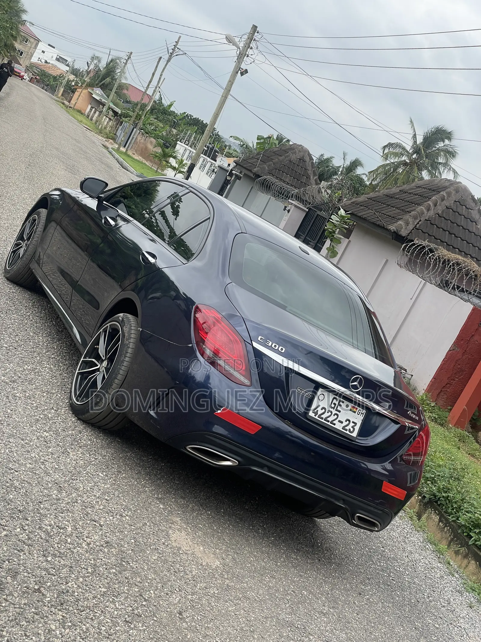 Mercedes-Benz C300 2019 Blue