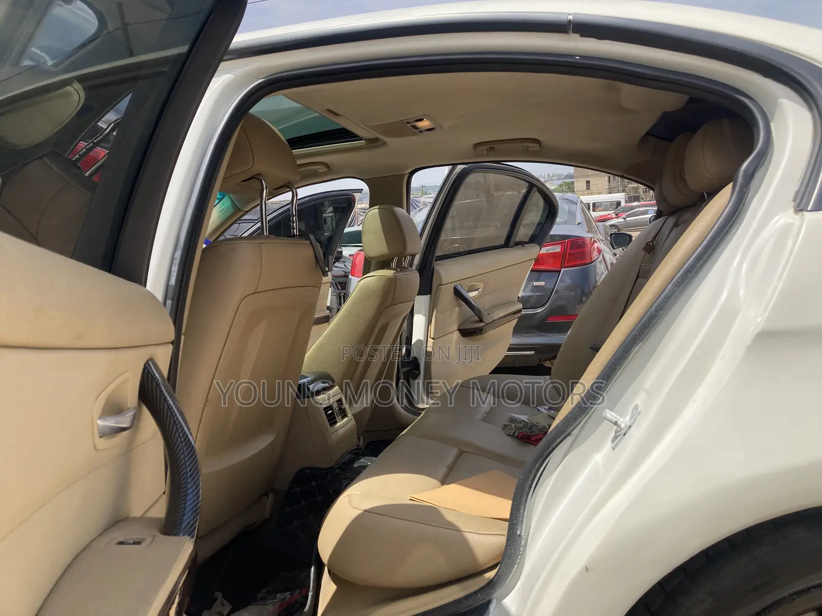 BMW 330i 2011 White
