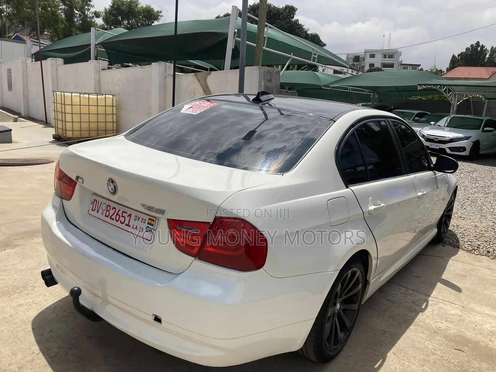BMW 330i 2011 White