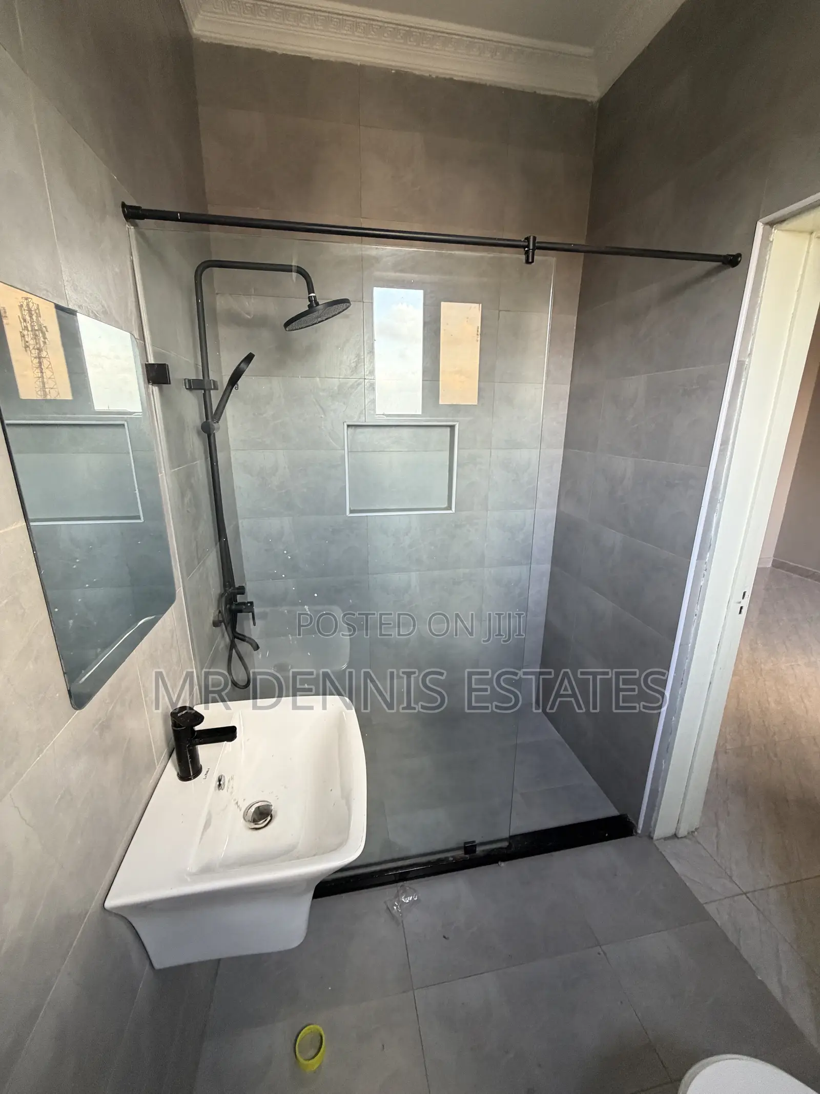 2bdrm Apartment in Mr Dennis Estates, Round About for rent
