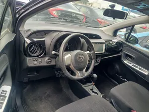 Toyota Vitz 2014 Brown