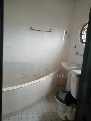 3bdrm Apartment in Odoi House, Madina for sale