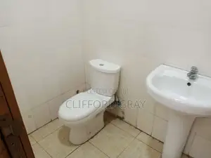 3bdrm Apartment in Asylum Down for rent