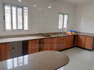 3bdrm Apartment in Asylum Down for rent