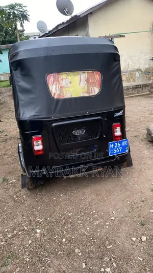 Bajaj RE 2026 Black