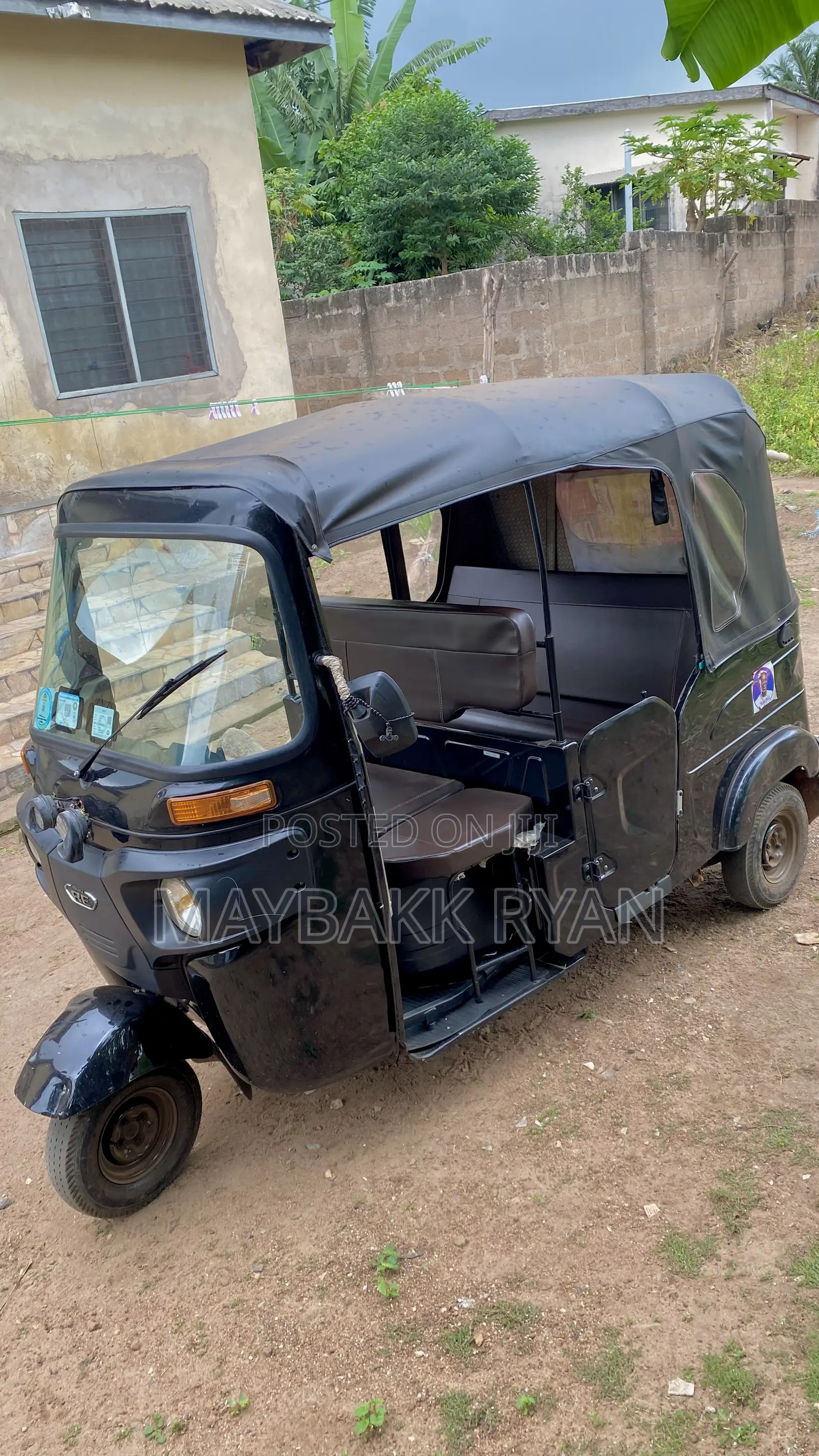 Bajaj RE 2026 Black