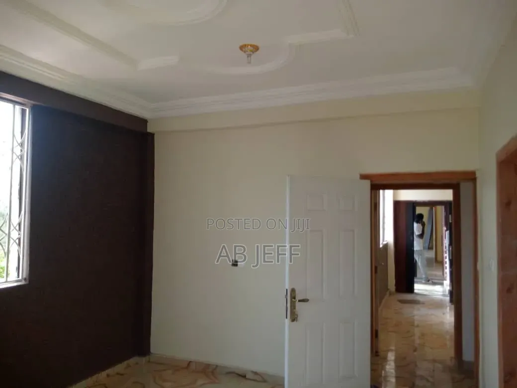2bdrm Apartment in Ipt Container, Atwima Kwanwoma for rent