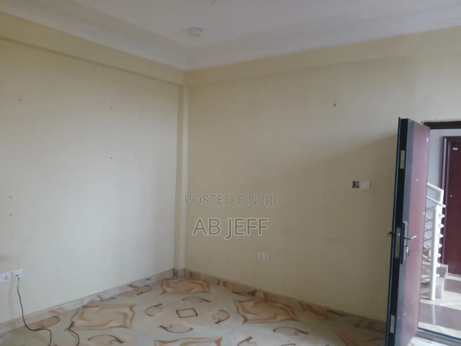 2bdrm Apartment in Ipt Container, Atwima Kwanwoma for rent