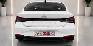 Hyundai Avante 2021 White
