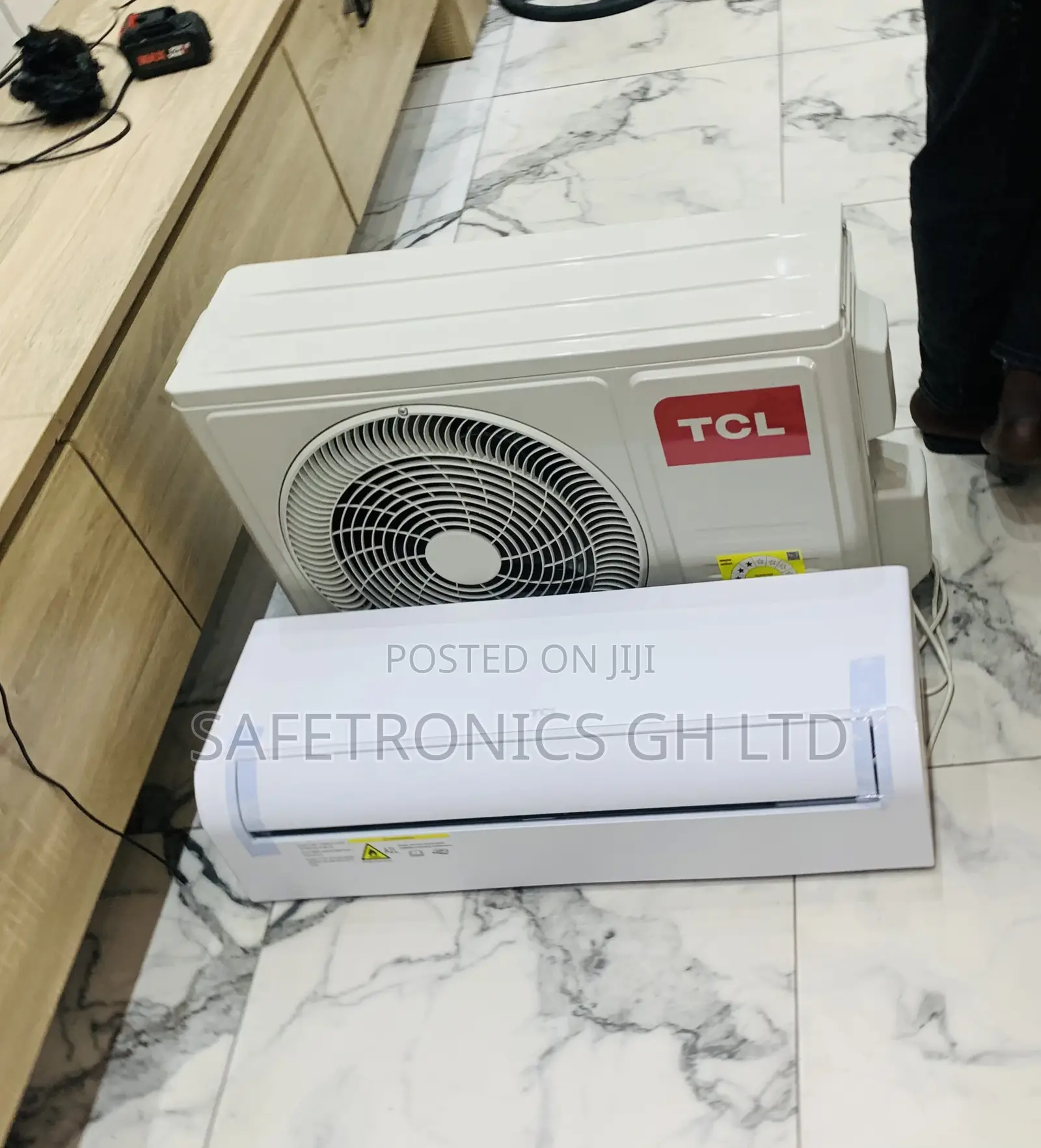 Perfect Sleek TCL 2.5 Horsepower (HP) R410 Air Conditioner