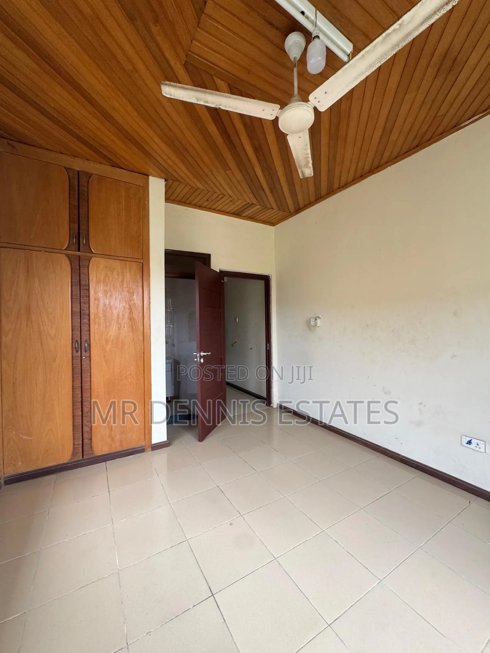 4bdrm Duplex in Tuba Kokrobite Road, Weija for sale