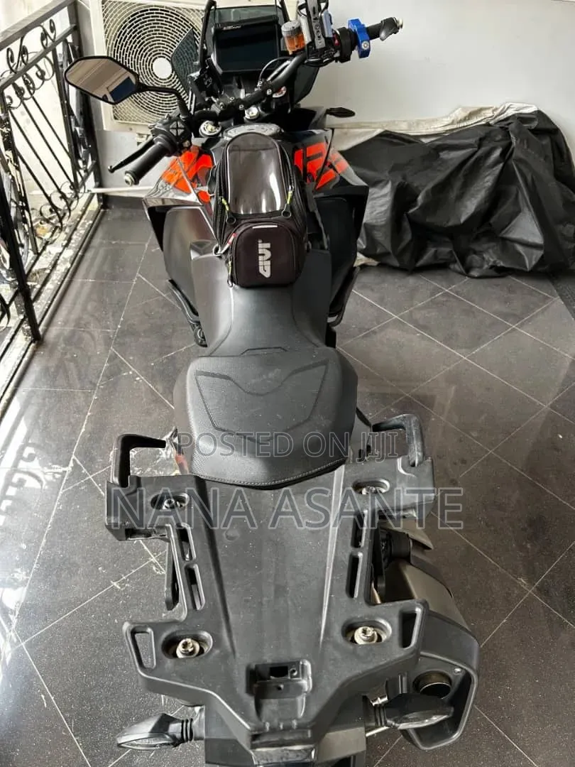 KTM 2022 Gray