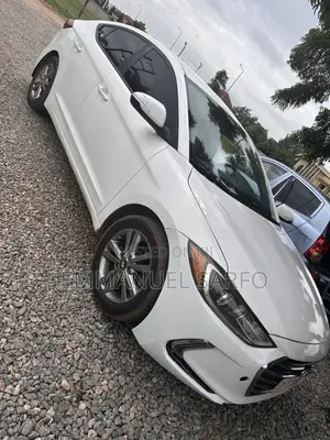 Hyundai Elantra Limited Sedan FWD (2.0L 4cyl 6A) 2017 White