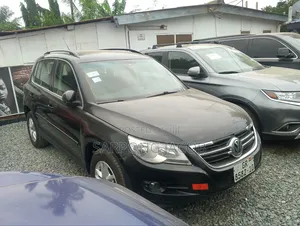 Volkswagen Tiguan 2011 Black
