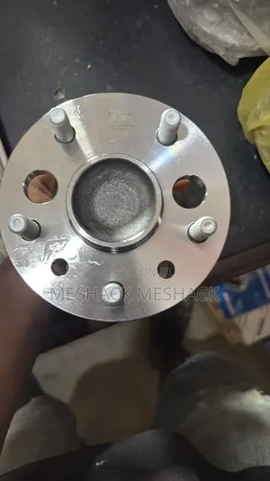 Toyota Camry Back Hub