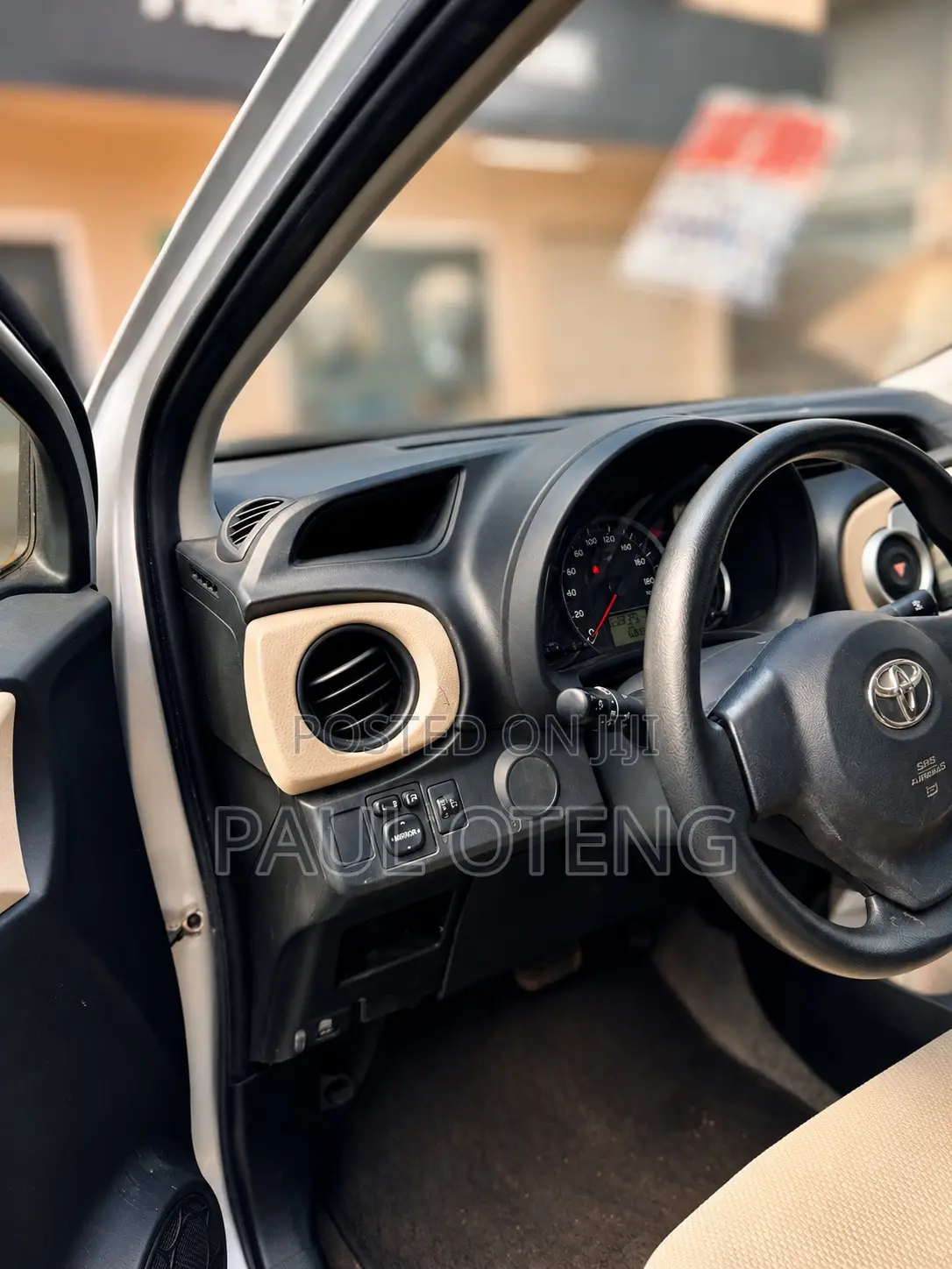 Toyota Vitz 1.3 FWD 5dr 2014 Silver