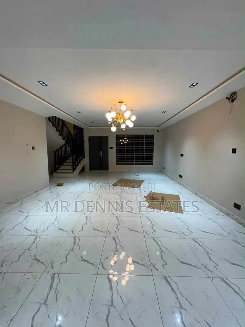 3bdrm House in Tuba Krokrobite Road, Weija for sale
