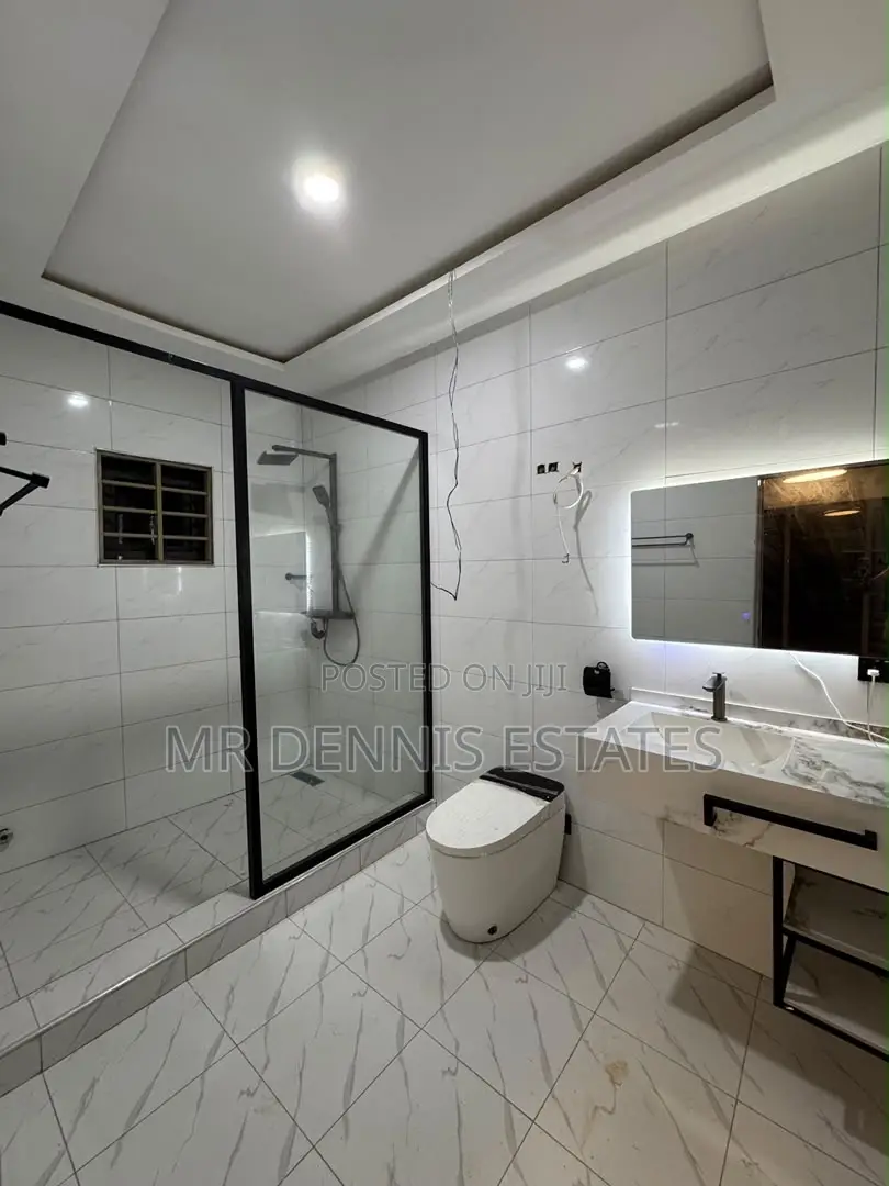 3bdrm House in Tuba Krokrobite Road, Weija for sale