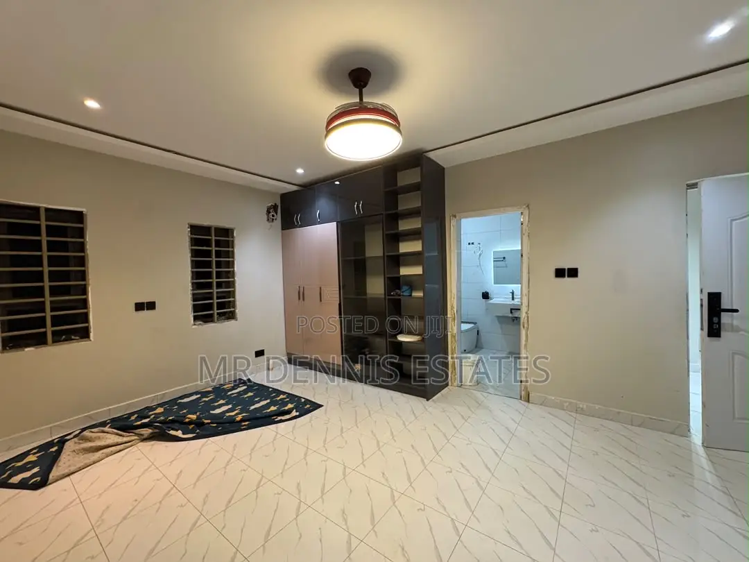 3bdrm House in Tuba Krokrobite Road, Weija for sale