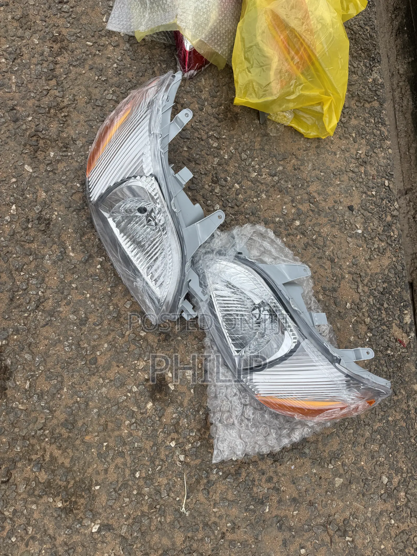 Toyota Echo 2000 Headlight Pair