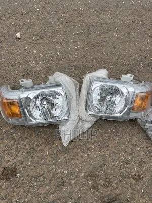 Toyota Landcruiser Headlight Pair