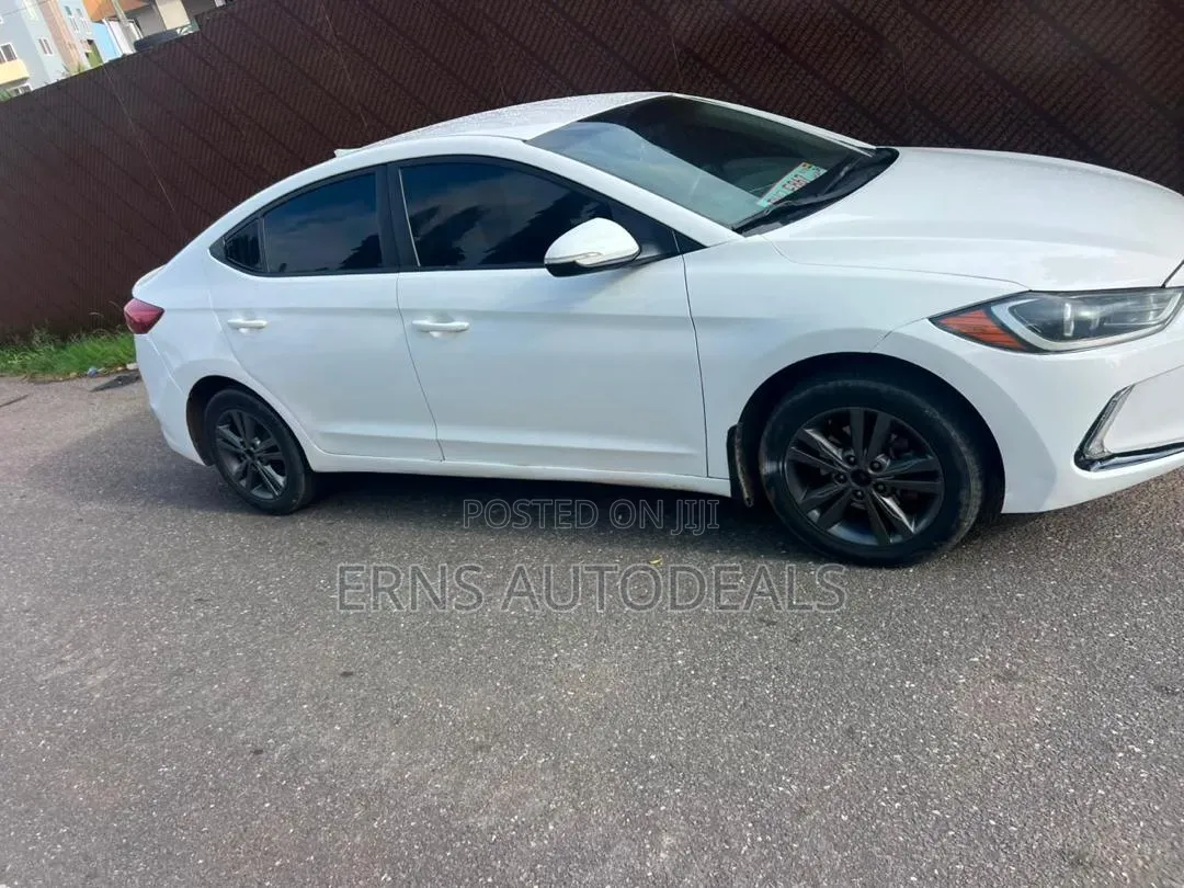 Hyundai Elantra 2017 White