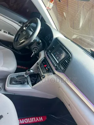 Hyundai Elantra 2017 White