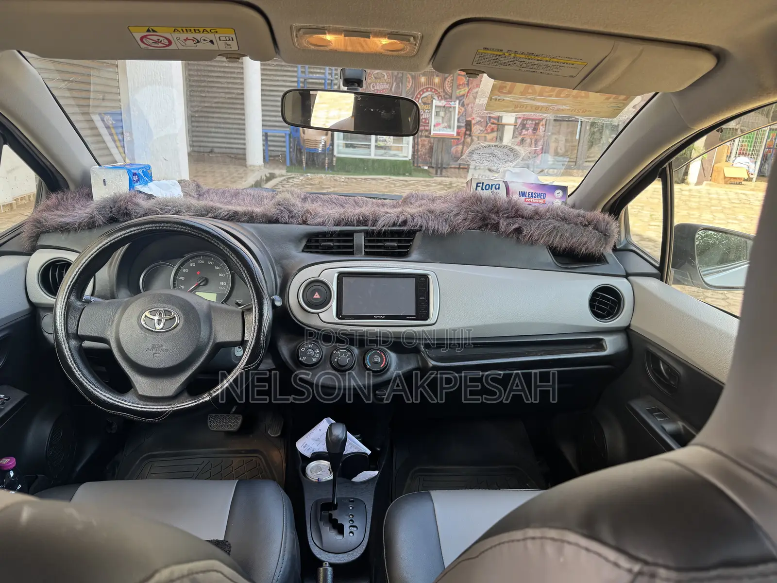 Toyota Vitz 1.0 FWD 5dr 2012 Gray