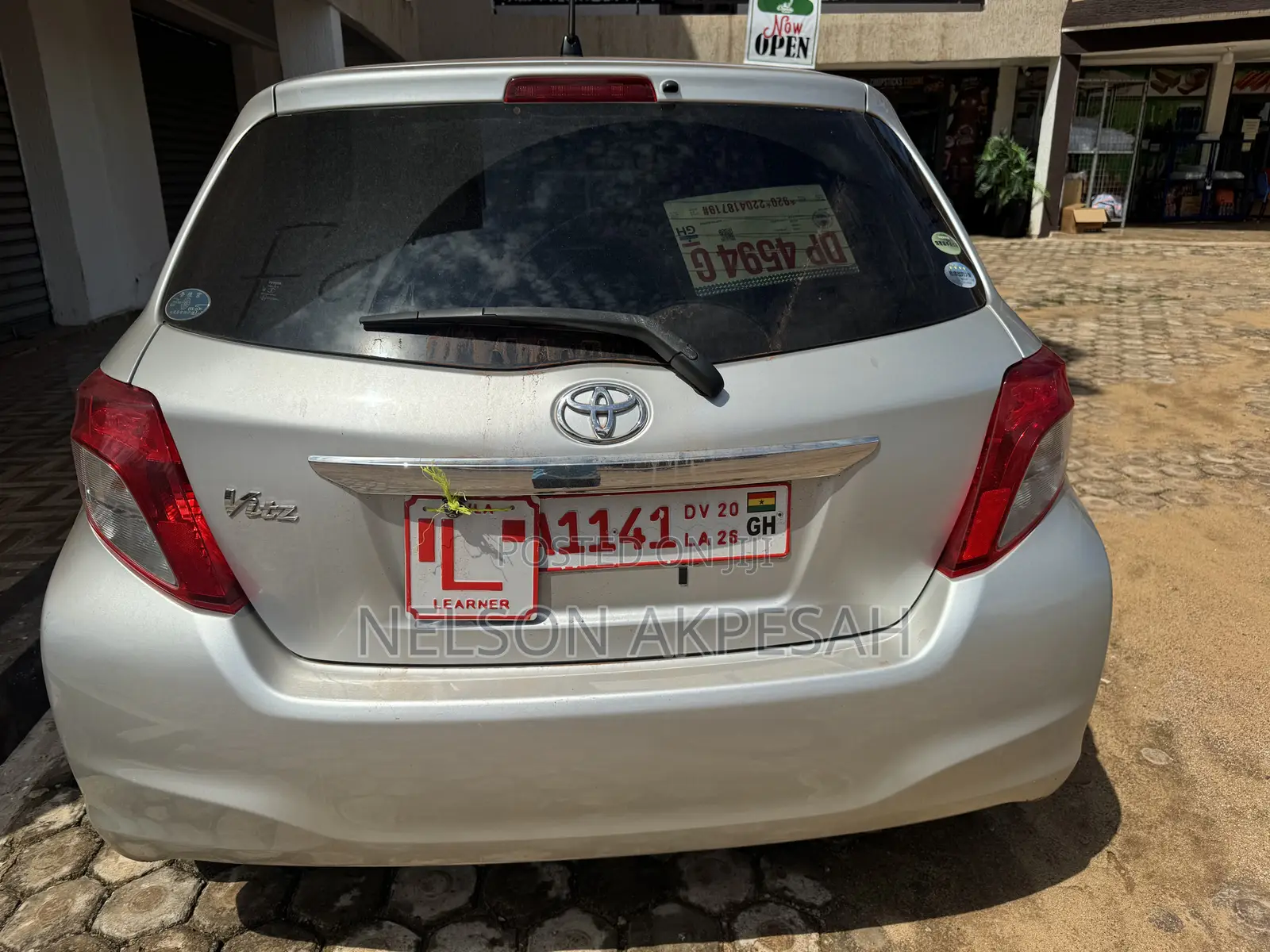 Toyota Vitz 1.0 FWD 5dr 2012 Gray