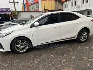Toyota Corolla Altis 2017 White