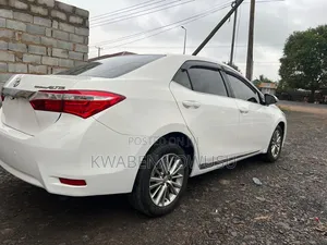 Toyota Corolla Altis 2017 White