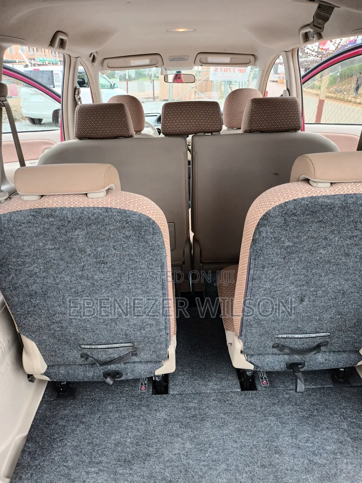 Toyota Sienta 2012 Red