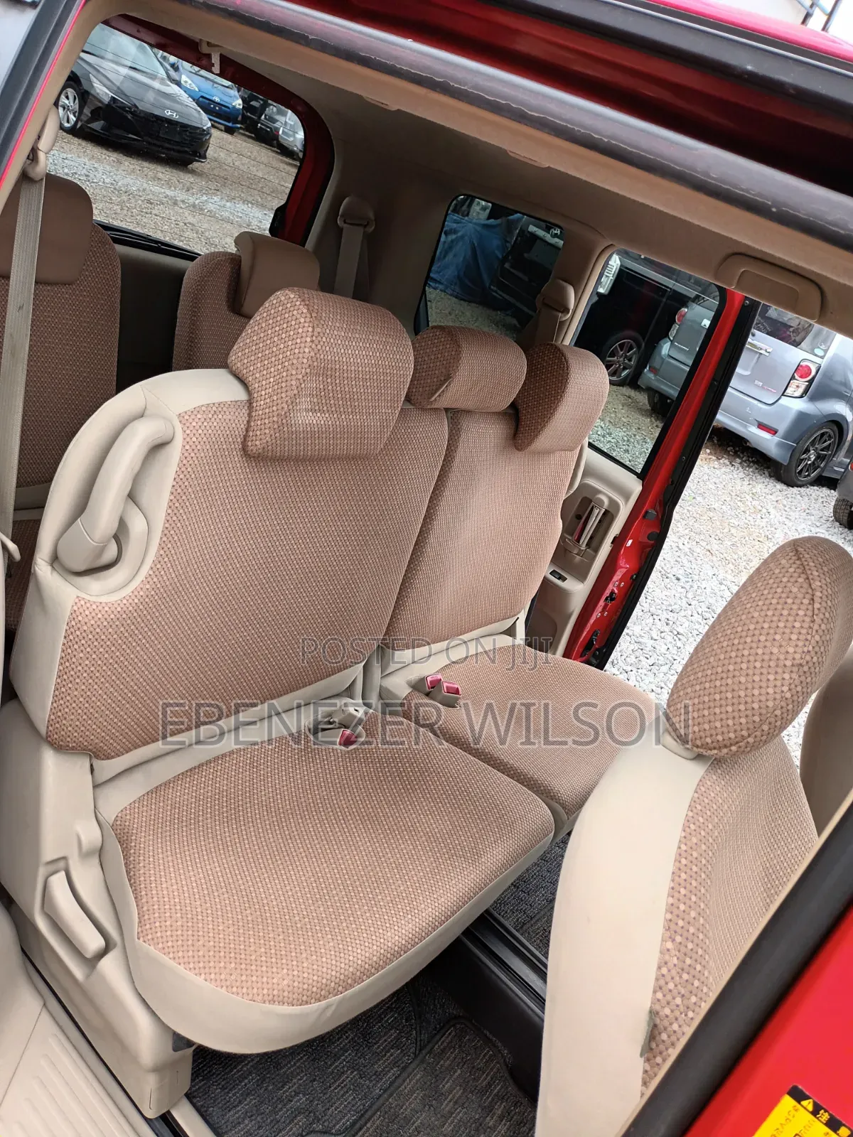 Toyota Sienta 2012 Red