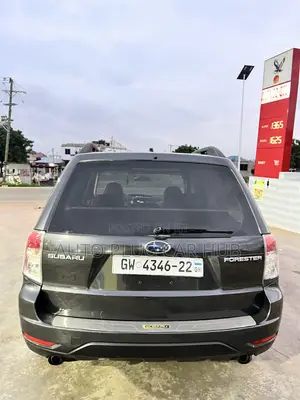 Subaru Forester 2010 Black
