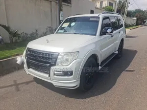 Mitsubishi Pajero 2013 White