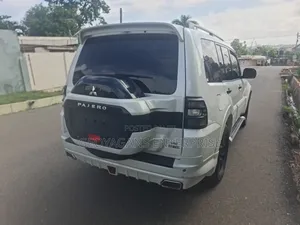 Mitsubishi Pajero 2013 White