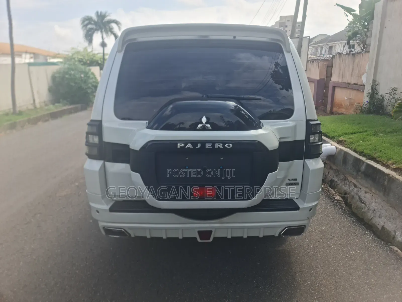 Mitsubishi Pajero 2013 White