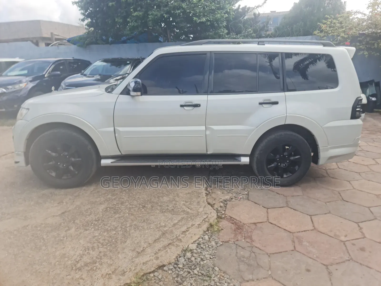 Mitsubishi Pajero 2013 White