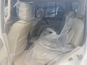 Mitsubishi Pajero 2013 White