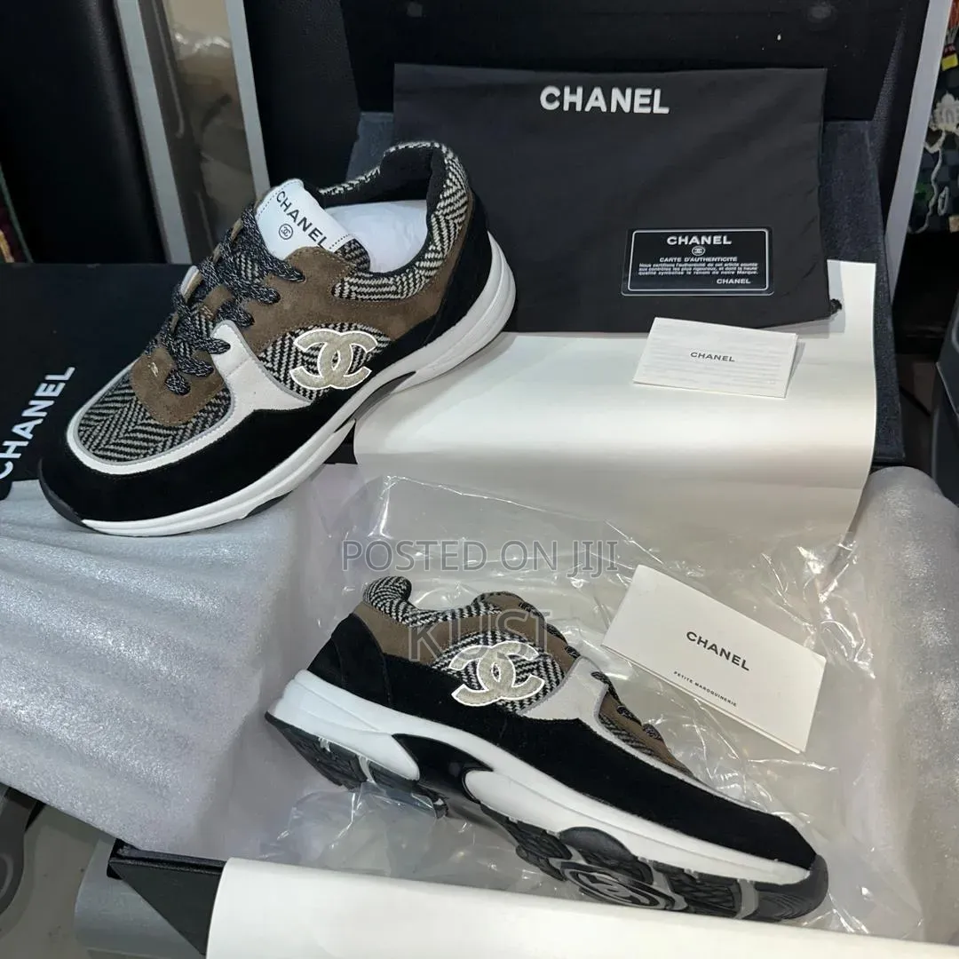 Channel Sneaker
