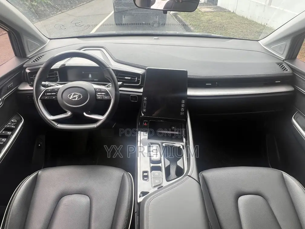 Hyundai Custin 2.0 Petrol FWD 2022 Gray