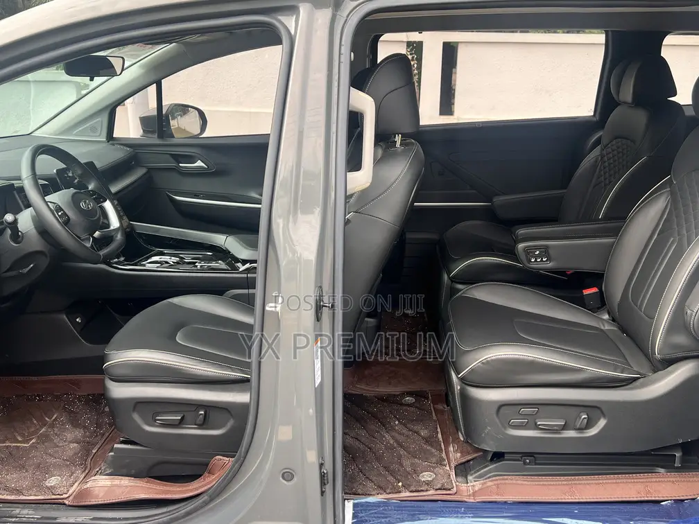 Hyundai Custin 2.0 Petrol FWD 2022 Gray