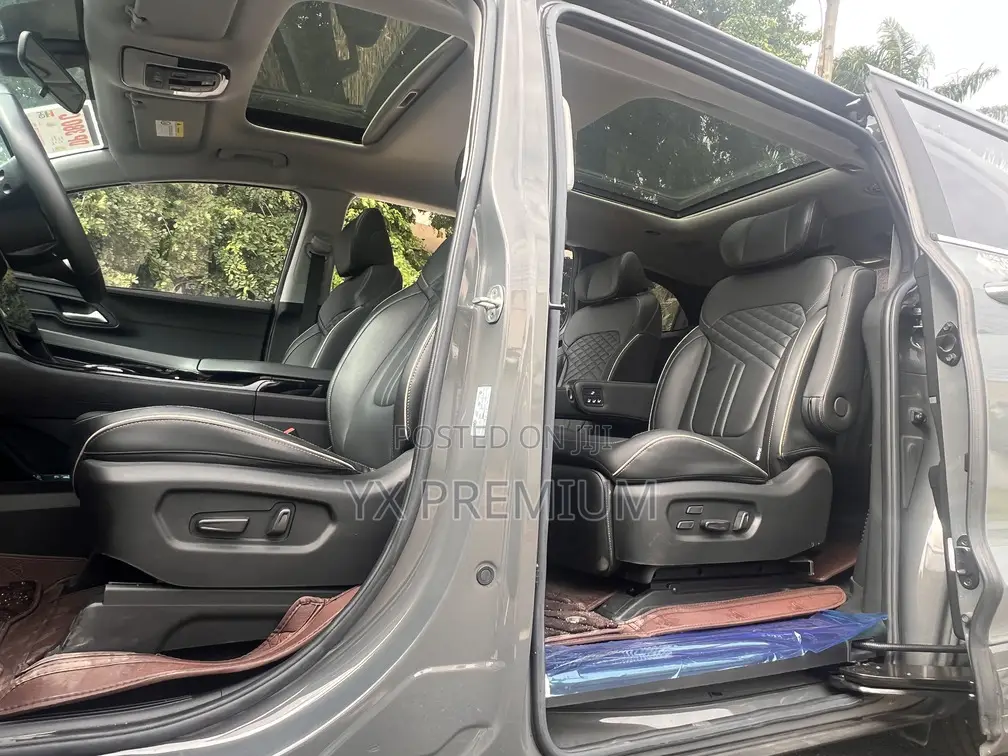 Hyundai Custin 2.0 Petrol FWD 2022 Gray