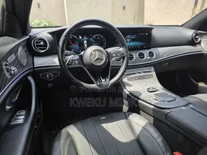 Mercedes-Benz E300 2023 Black